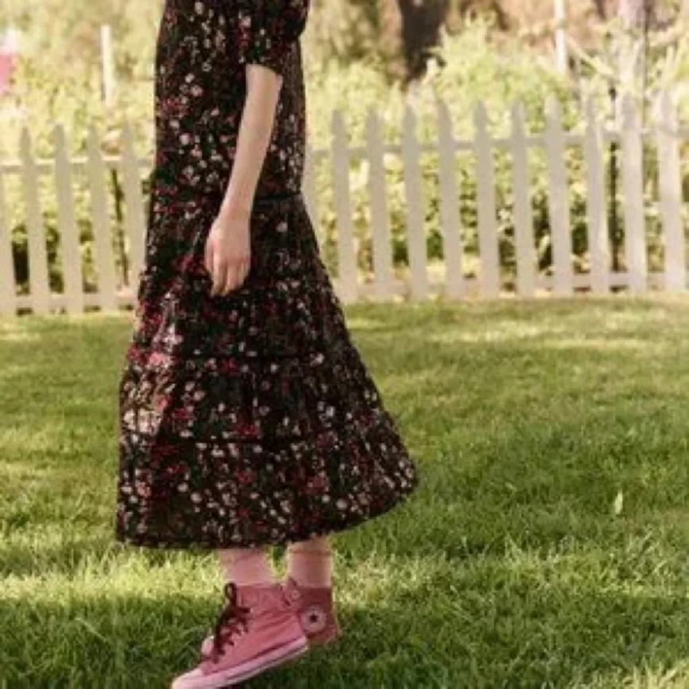 The Great Yonder Midi in Black Fresh Water Floral Cotton Tiered Dress, Size 3 - Picture 4 of 8